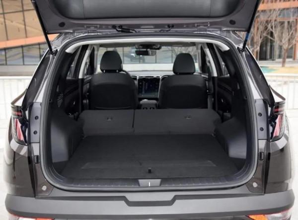 200馬力+10.4英寸中控大屏,第五代的這款車更潮、更聽話! 200馬力+10.4英寸中控大屏,第五代的這款車更潮、更聽話!