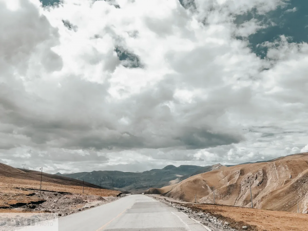 兩個人，一輛車，阿里北線無人區穿越