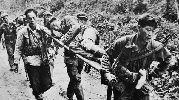 高其煊：咳血10年去看病，因咳出子彈嚇得醫生報警，暴露真實身份