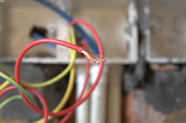 家裝電線選硬線還是軟線？裝修工人：我們喜歡軟線，業主偏愛硬線