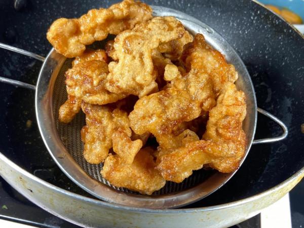 快過年了，教你川味炸酥肉的傳統方法，外酥裡嫩，好吃不回軟