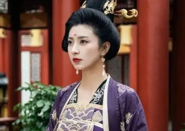 《甄嬛傳》沒火前演員在幹嘛?眉姐姐演抗日神劇,安陵容演紅樓夢 《甄嬛傳》沒火前演員在幹嘛?眉姐姐演抗日神劇,安陵容演紅樓夢