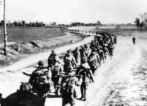 淮海戰役前陳毅已是華野司令員，劉鄧為何又請他兼任中野副司令？