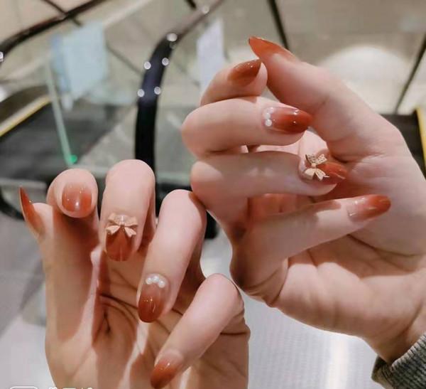 跨年美甲來了,美美噠跨到2022 跨年美甲來了,美美噠跨到2022