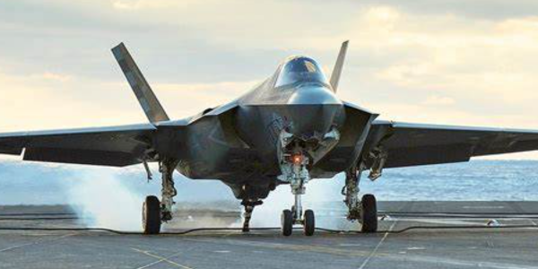 準備更充分了，殲16D“首度巡臺”，在南海栽跟頭的美軍深感不妙