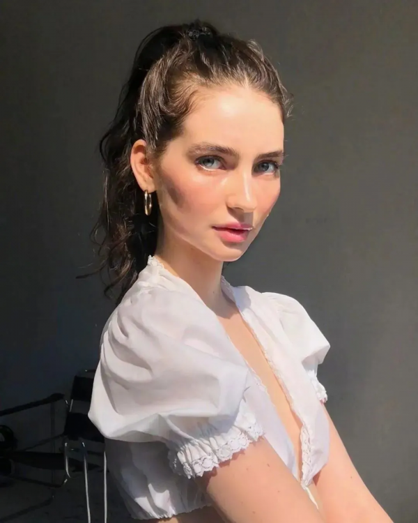 Paul Walker的女兒穿著Givenchy小白裙結婚了 Paul Walker的女兒穿著Givenchy小白裙結婚了