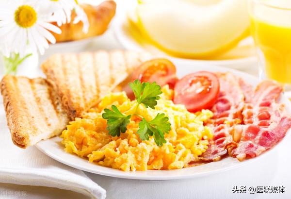 早餐選不對，也會影響血管？這3種早餐，不宜常吃