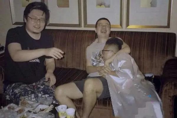 李誕,“自扯自蛋”的名利場沉淪史 李誕,“自扯自蛋”的名利場沉淪史