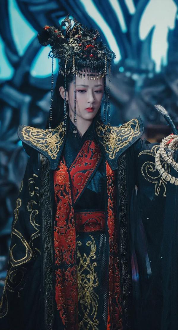 「盤點」古裝女主發冠大賞 趙麗穎的最華麗繁複 譚松韻跟宣璐撞款 「盤點」古裝女主發冠大賞 趙麗穎的最華麗繁複 譚松韻跟宣璐撞款