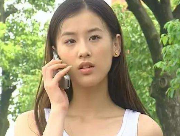 黃聖依：24歲嫁入豪門，被婆婆寵成公主，與繼女情同手足