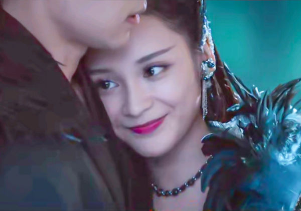 明明是同一張臉，演完《香蜜》演《長月燼明》，不說真沒看出來