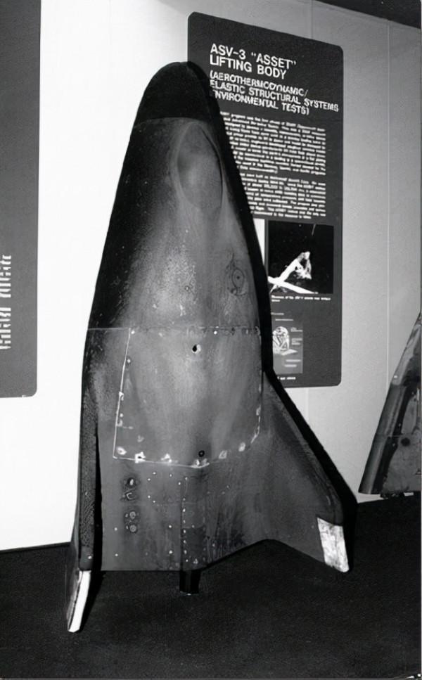 宣傳片天空之上,數次特寫的“禮物”是轟20麼,沒準是空天轟炸機 宣傳片天空之上,數次特寫的“禮物”是轟20麼,沒準是空天轟炸機