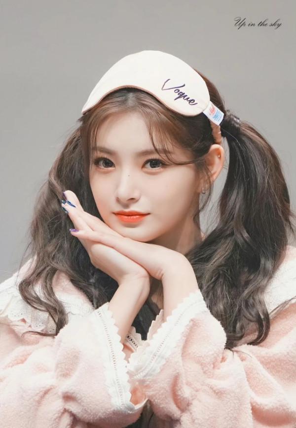 王怡人在韓活動未行韓國大禮被韓網友評論，黃子韜王嘉爾曾也被罵