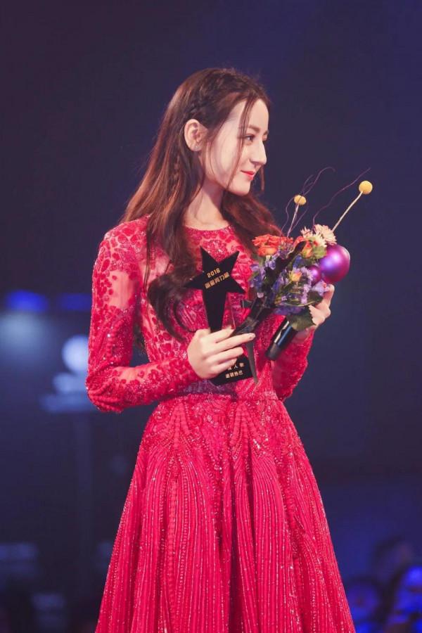 中國娛樂圈美女排行榜|超高畫質桌布大全,迪麗熱巴真的美絕了 中國娛樂圈美女排行榜|超高畫質桌布大全,迪麗熱巴真的美絕了