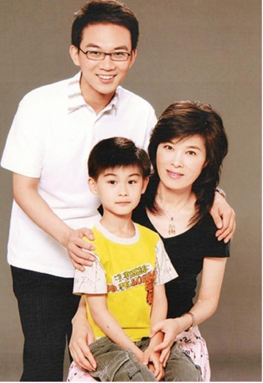 當紅時離開央視的名嘴們,有的名下注冊公司達百萬,有的鋃鐺入獄 當紅時離開央視的名嘴們,有的名下注冊公司達百萬,有的鋃鐺入獄