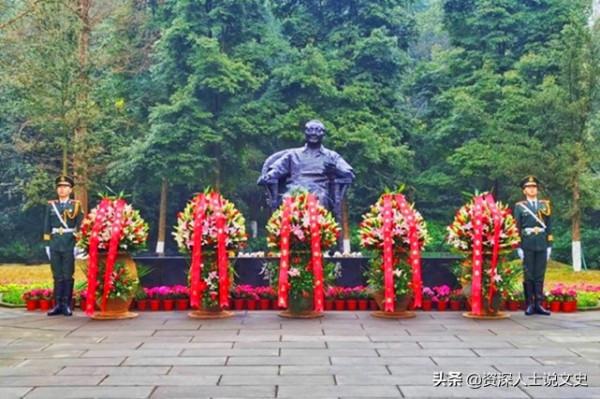 鄧小平退休後喝茶打牌婉拒外事，1992年鼓勵市委書記：膽子大一點