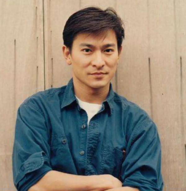 不老男神 劉德華帥還是演員尊龍帥呢 你覺得呢