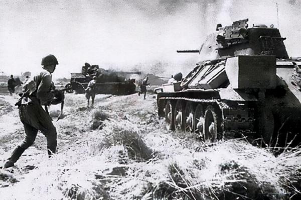 截斷、分割一氣呵成,蘇聯紅軍的鐵鉗攻勢,軸心國軍遭遇滅頂之災 截斷、分割一氣呵成,蘇聯紅軍的鐵鉗攻勢,軸心國軍遭遇滅頂之災