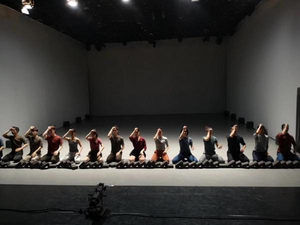 在具象與抽象之間——評北京青年編導汪圓清的現代舞《無自畫像》