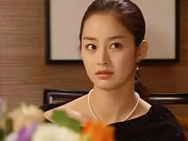 韓國第一美女金泰熙，零整容，超級女學霸，她的人生有多完美