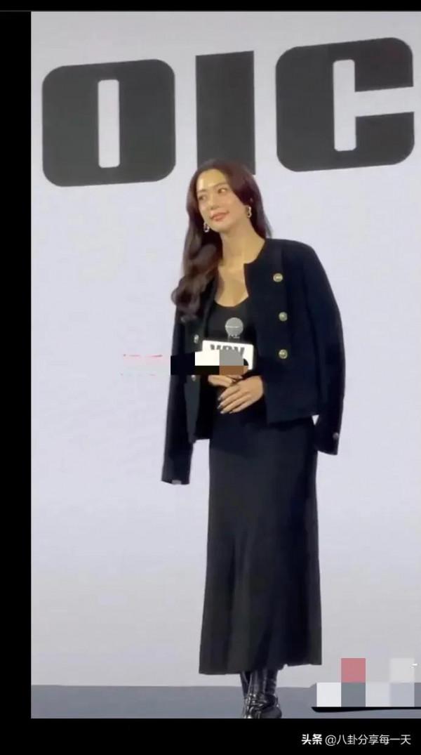 紅毯生圖：克拉拉滿臉油光，劉浩存成單眼皮，52歲許晴彷彿18歲