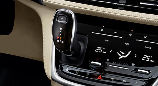 新款別克GL8 ES陸尊上市，哪款價效比更高？