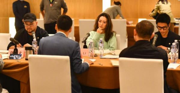 鞏俐、湯唯北影節狀態大比拼！前者棕色挑染好酷，後者凍齡且精緻