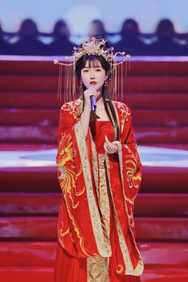 溫果希演技央視認證！仙女落淚引得主持人連連驚呼