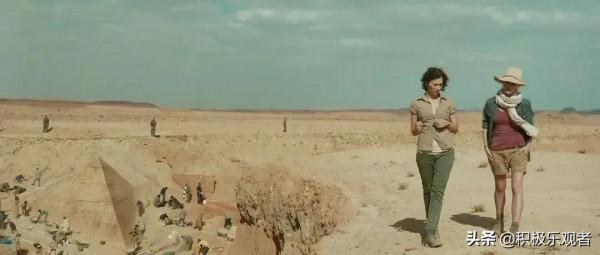 男子搬走了磚頭，沒想到是詭異的金字塔，裡面封印著死神阿努比斯