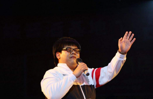 從勵志的盲人歌手到人人唾棄，楊光怎麼就走到了今天這種地步？