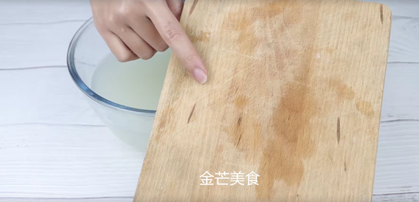 以後洗米水別倒掉了，學會洗米水的這5個妙用，能為你省下不少錢