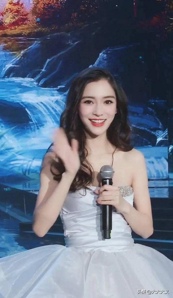 楊穎抹胸裝 驚豔瞬間 仙氣飄飄盡顯成熟氣質 太讓人喜歡了啦