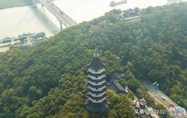 以海港城市而聞名，入選世界五佳港口，浙江最具特色的江南古城