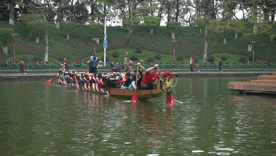 千燈湖第一漂！疊滘龍船火出圈！