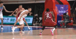 費爾德拿到25分+12助攻兩雙，山西汾酒股份15分優勢客場戰勝新疆伊力王酒