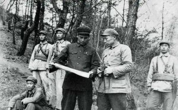 王近山職務越來越低,葬禮規格難倒眾人,鄧小平:按大軍區辦理 王近山職務越來越低,葬禮規格難倒眾人,鄧小平:按大軍區辦理