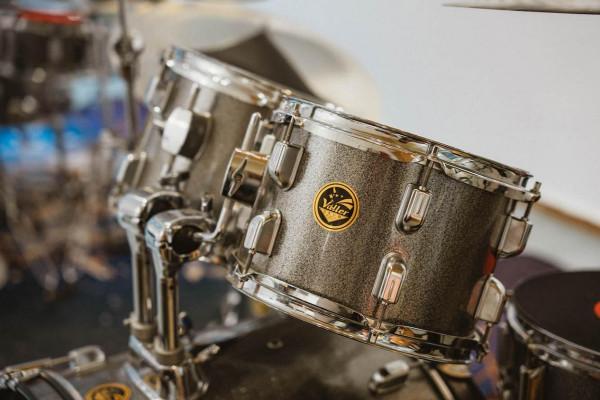 「生活記」開漢EV學架子鼓，享受追逐的快樂