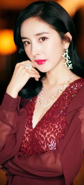 楊冪美照一冊，欣賞