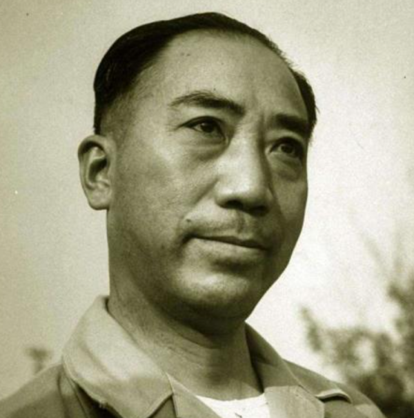 女特務潛伏西北三十年，為隱藏身份嫁給一農民，生兒育女生活30年