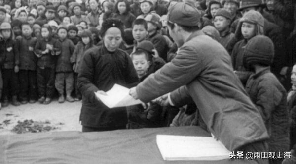 大別山只剩6萬人的劉鄧，為何可以快速恢復？我軍：靠國軍神助攻