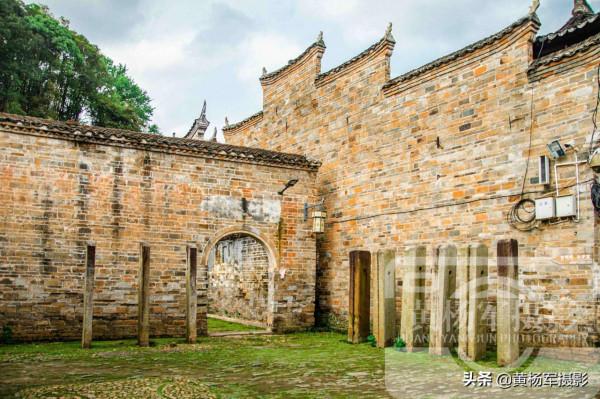 中國三縣交界處的原始村子，98%的客家人為鍾姓，江西很少人知道