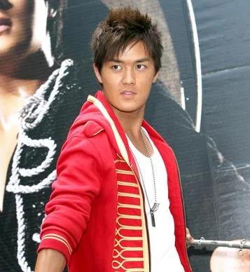 華流歌手吳克群：狂懟王力宏“崇洋媚外”，給相戀4年的前任買房