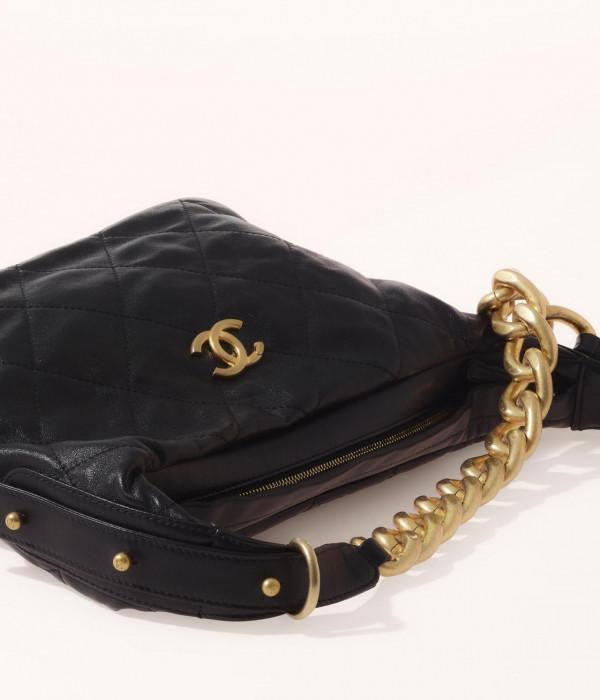 香奈兒粗鏈條流浪包兼具搖滾與詩意，BALENCIAGA第50季高定展登陸上海丨是日美好事物