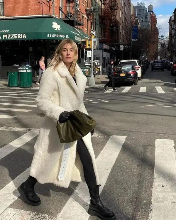 大衣和包包,怎麼搭配更好看? 大衣和包包,怎麼搭配更好看?