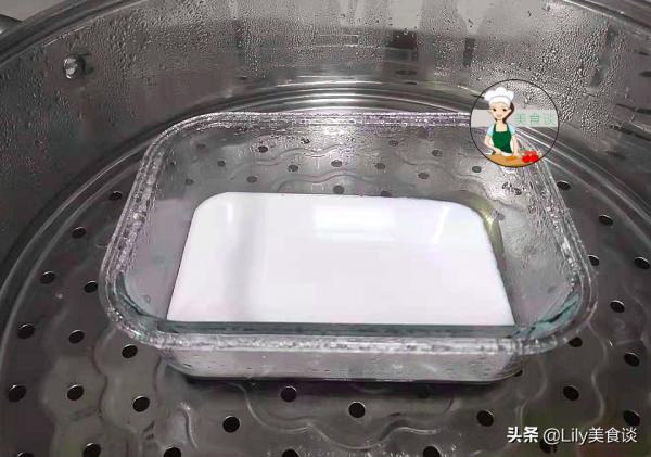 夏天，這蒸糕常做給家人吃，一拌一蒸，爽滑筋道香甜，營養不上火