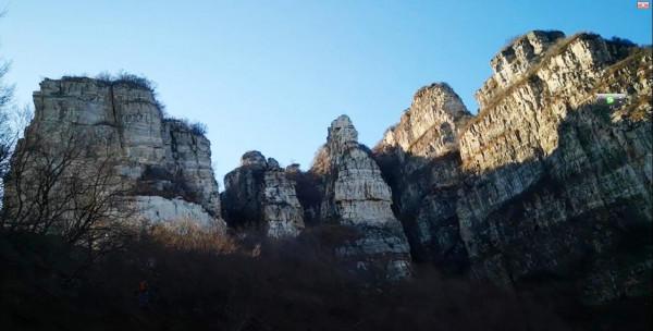 第一次感覺下山路望不到盡頭虐心的菩薩廟環穿 第一次感覺下山路望不到盡頭虐心的菩薩廟環穿
