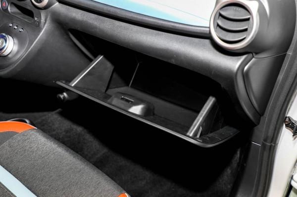 尤拉黑貓右A柱異響怎麼解決？