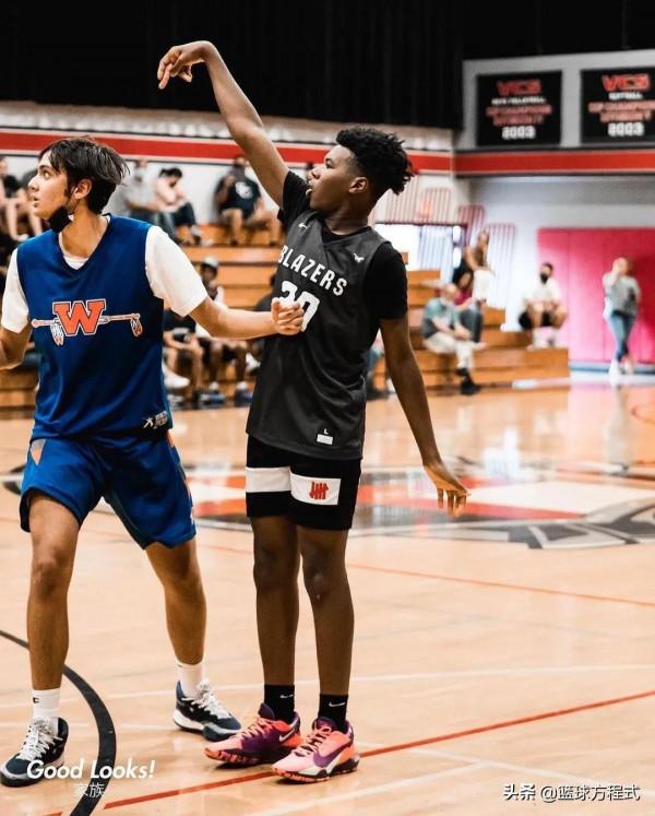 詹姆斯小兒子14歲已身高185！球場訓練照被詹姆斯轉發