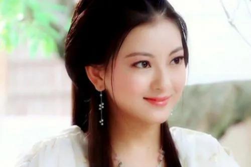 四位最經典的古典圓臉美女,古色古香,擁有最適合生活在古代的臉 四位最經典的古典圓臉美女,古色古香,擁有最適合生活在古代的臉