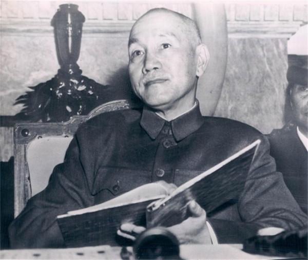 1930年紅軍繳獲電臺不會用，一國軍俘虜效力，25年後成開國中將